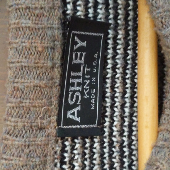 Vintage geometric wool-blend sweater - Picture 4 of 8